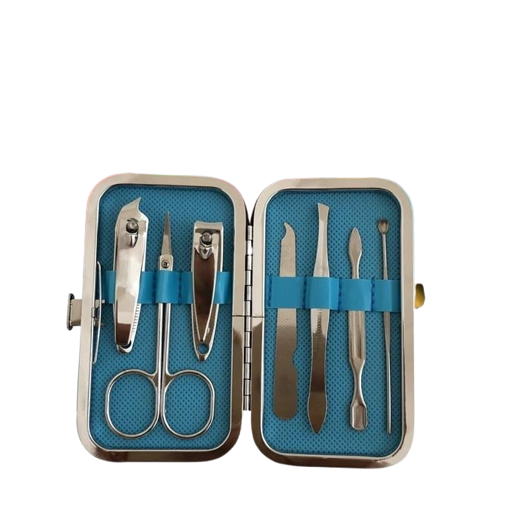 Набор для маникюра/педикюра стальной с футляром 7 пр. (000436)