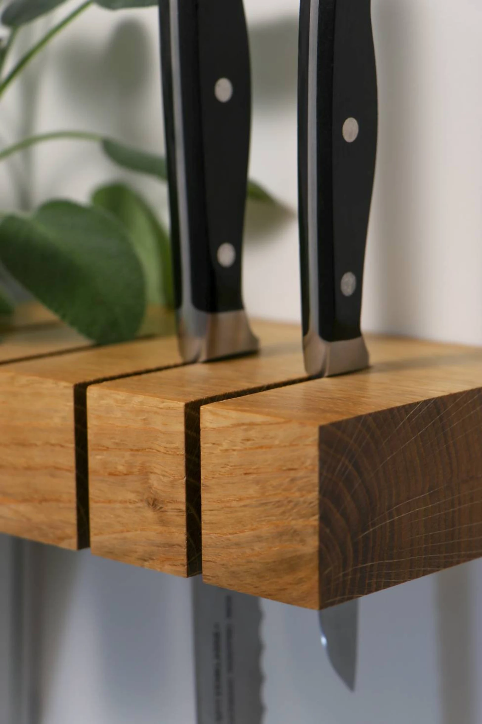 Подставка для ножей деревянная 28х7х3 см Темный дуб (25183336) - фото 2 Подставка для ножей деревянная 28х7х3 см Темный дуб (25183336) - фото 2