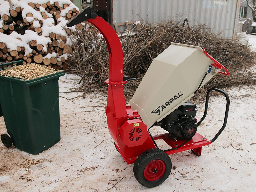 Подрібнювач гілок Arpal на щепу з бензиновим двигуном - фото 4 Подрібнювач гілок Arpal на щепу з бензиновим двигуном - фото 4
