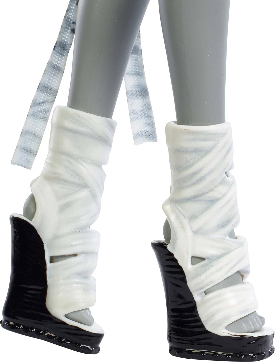 Кукла Monster High Cleo De Nile Reel Drama Doll - фото 5 Кукла Monster High Cleo De Nile Reel Drama Doll - фото 5