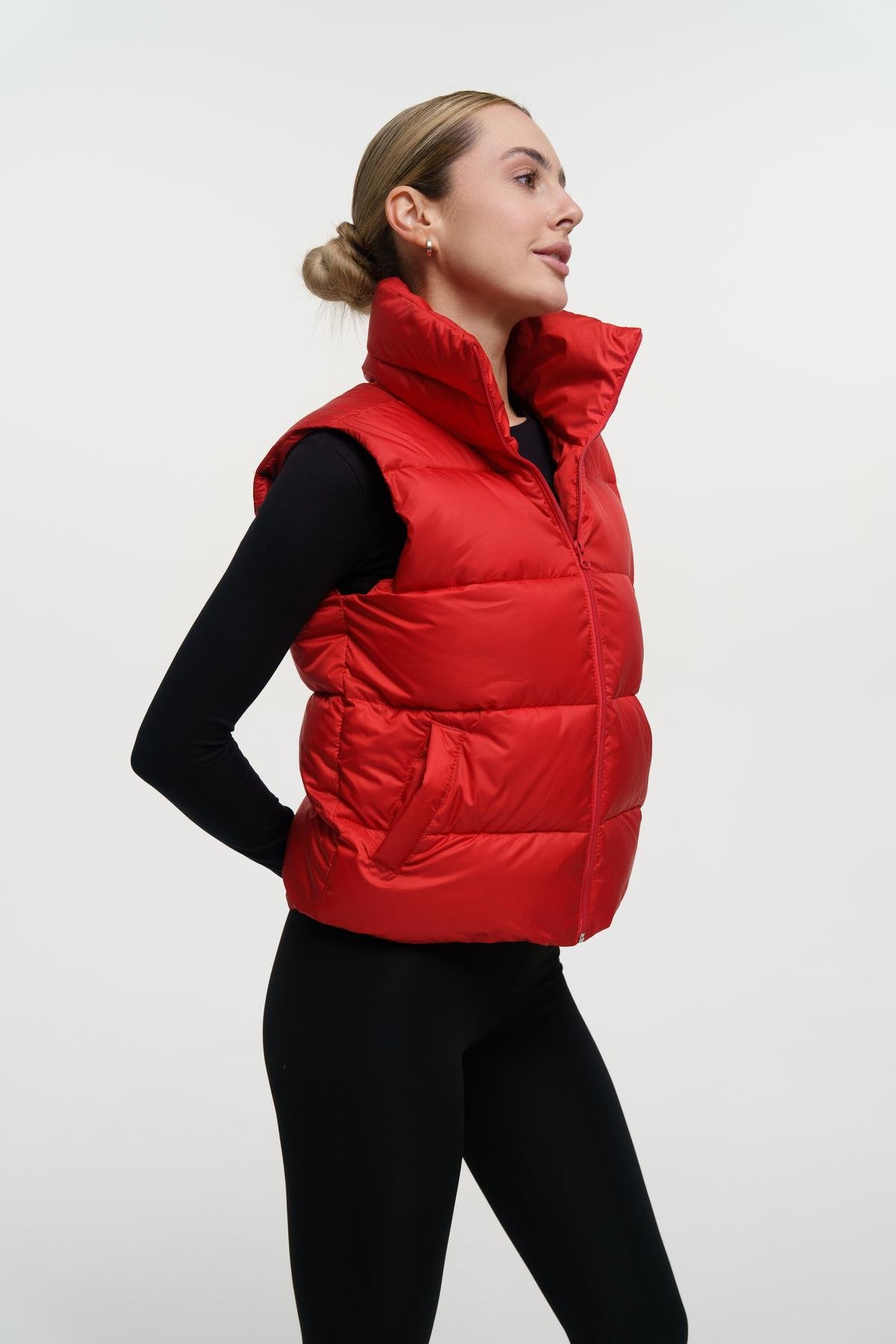 Жилетка жіноча укорочена Intruder Lola з утепленням M-L Червоний (1343916509/3/2) - фото 6 Жилетка жіноча укорочена Intruder Lola з утепленням M-L Червоний (1343916509/3/2) - фото 6