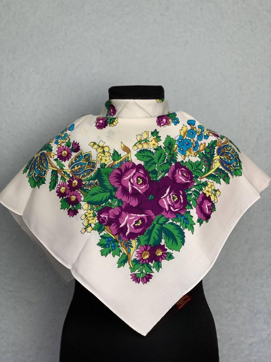 Платок шерстяной Букет фиолетовых роз Белый (29439542)