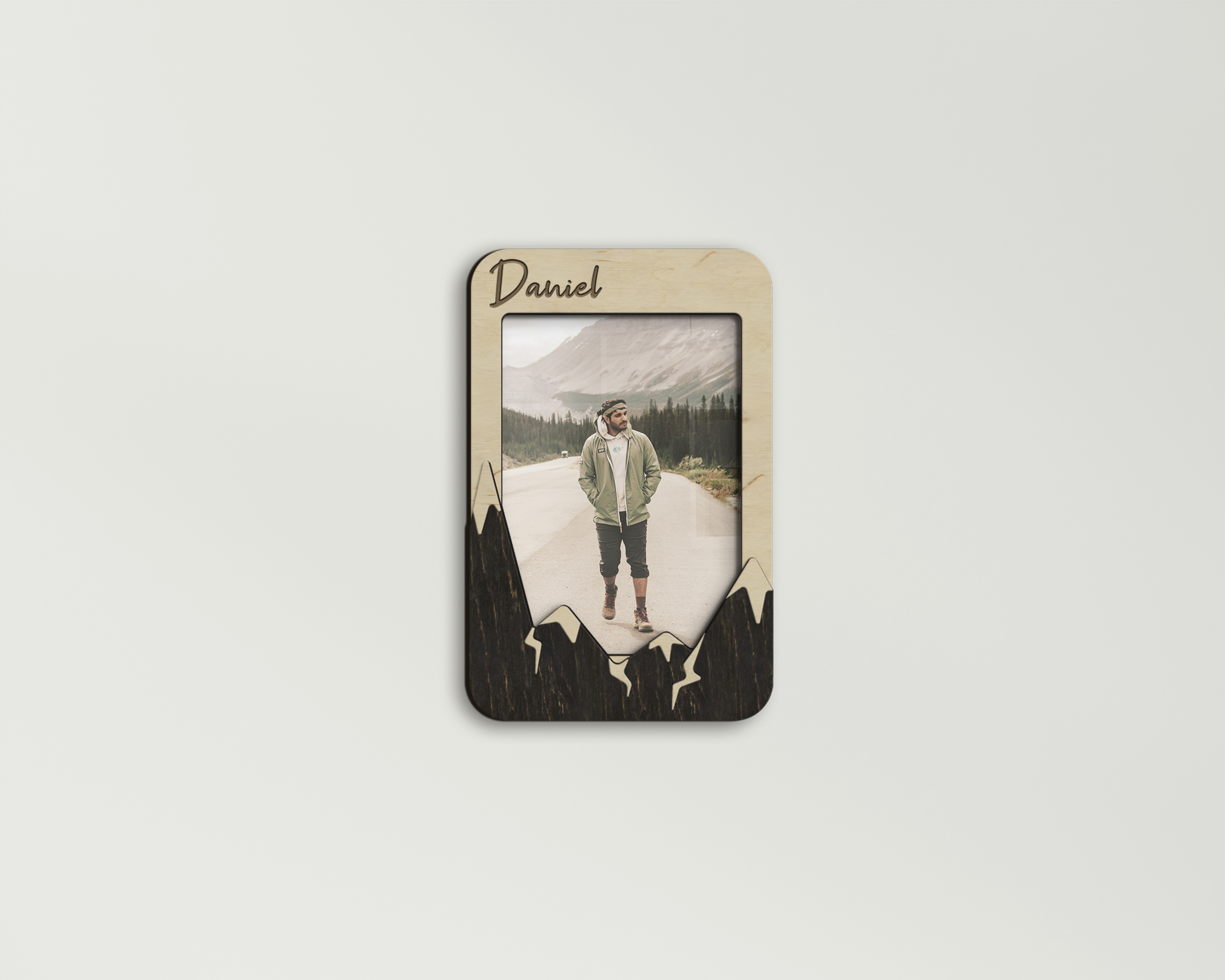 Фоторамка дерев'яна The Frame Depot Гірські вершини під персоналізацію Бежевий (mountain_5x7_vertical-3) - фото 1 Фоторамка дерев'яна The Frame Depot Гірські вершини під персоналізацію Бежевий (mountain_5x7_vertical-3) - фото 1