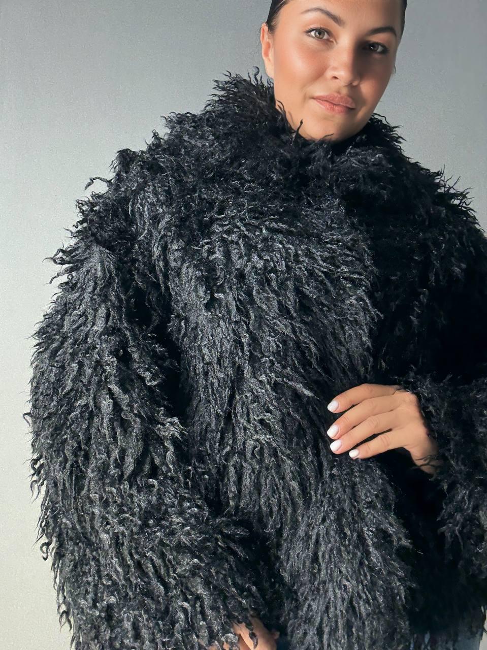 Шуба жіноча LADY YEP 10018 штучна під ламу з коміром M Чорний (5015) - фото 4 Шуба жіноча LADY YEP 10018 штучна під ламу з коміром M Чорний (5015) - фото 4