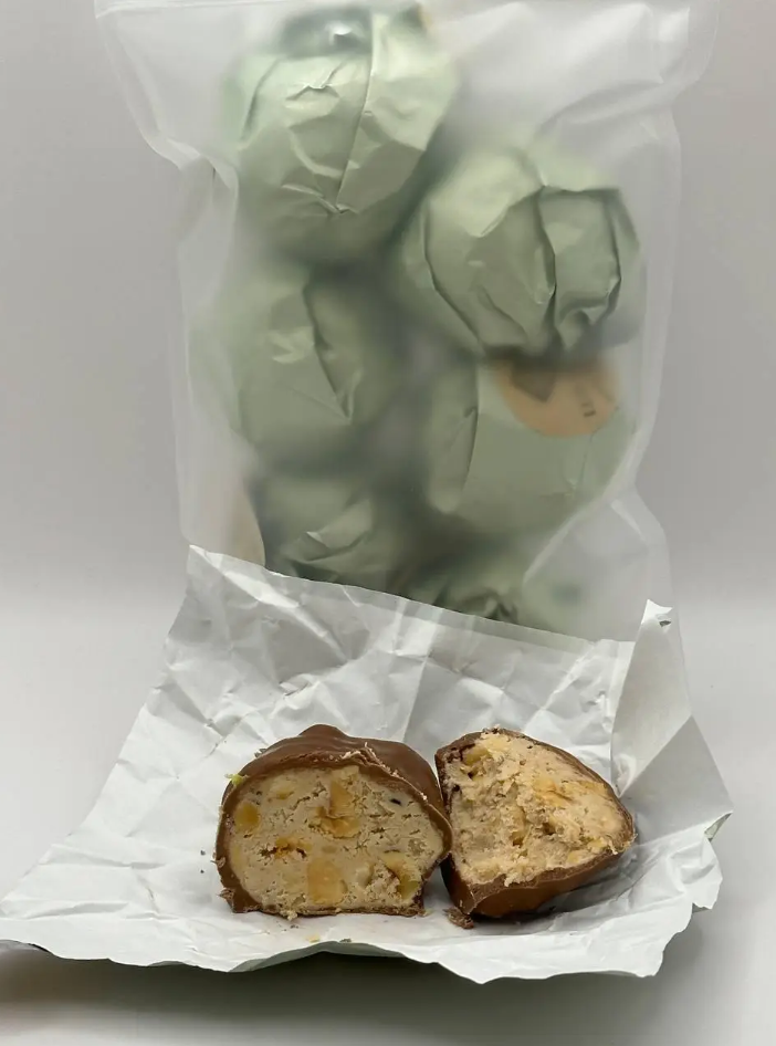 Дубайские конфеты №3113 фундук/миндаль 1 шт. 39 г Дубайские конфеты №3113 фундук/миндаль 1 шт. 39 г