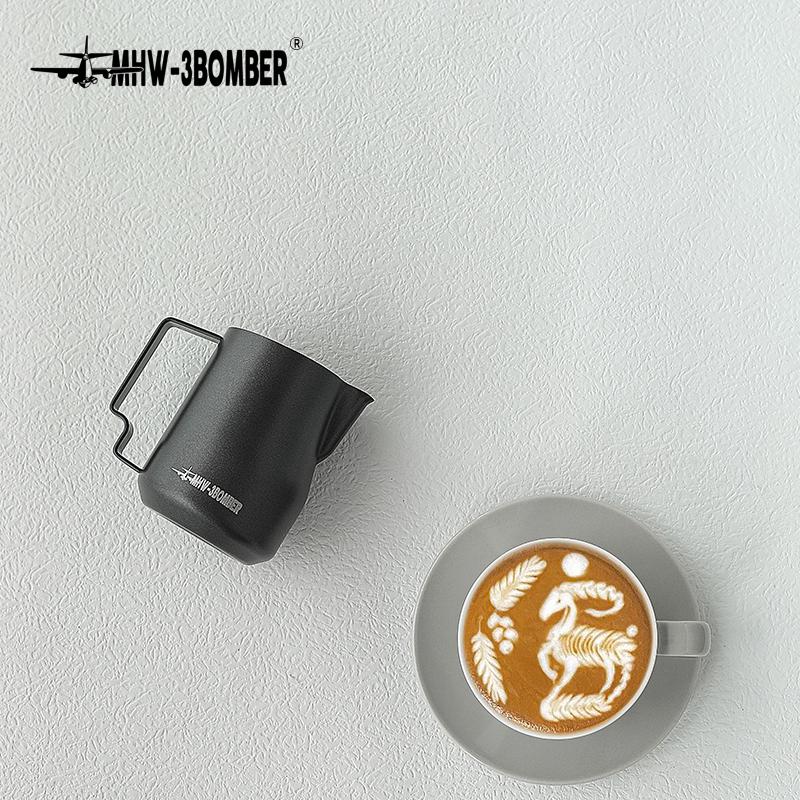 Питчер с ручкой для молока MHW-3BOMBER Turbo 350 мл Matte Black (P6007MB) - фото 3 Питчер с ручкой для молока MHW-3BOMBER Turbo 350 мл Matte Black (P6007MB) - фото 3