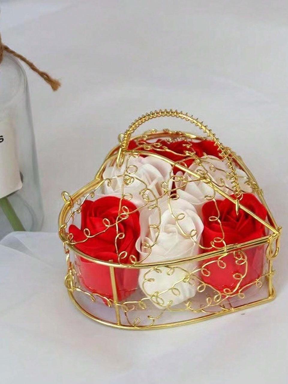 Подарунковий набір Троянди з мила в корзині у вигляді серця 6 шт. Червоний (2549773951) - фото 4 Подарунковий набір Троянди з мила в корзині у вигляді серця 6 шт. Червоний (2549773951) - фото 4