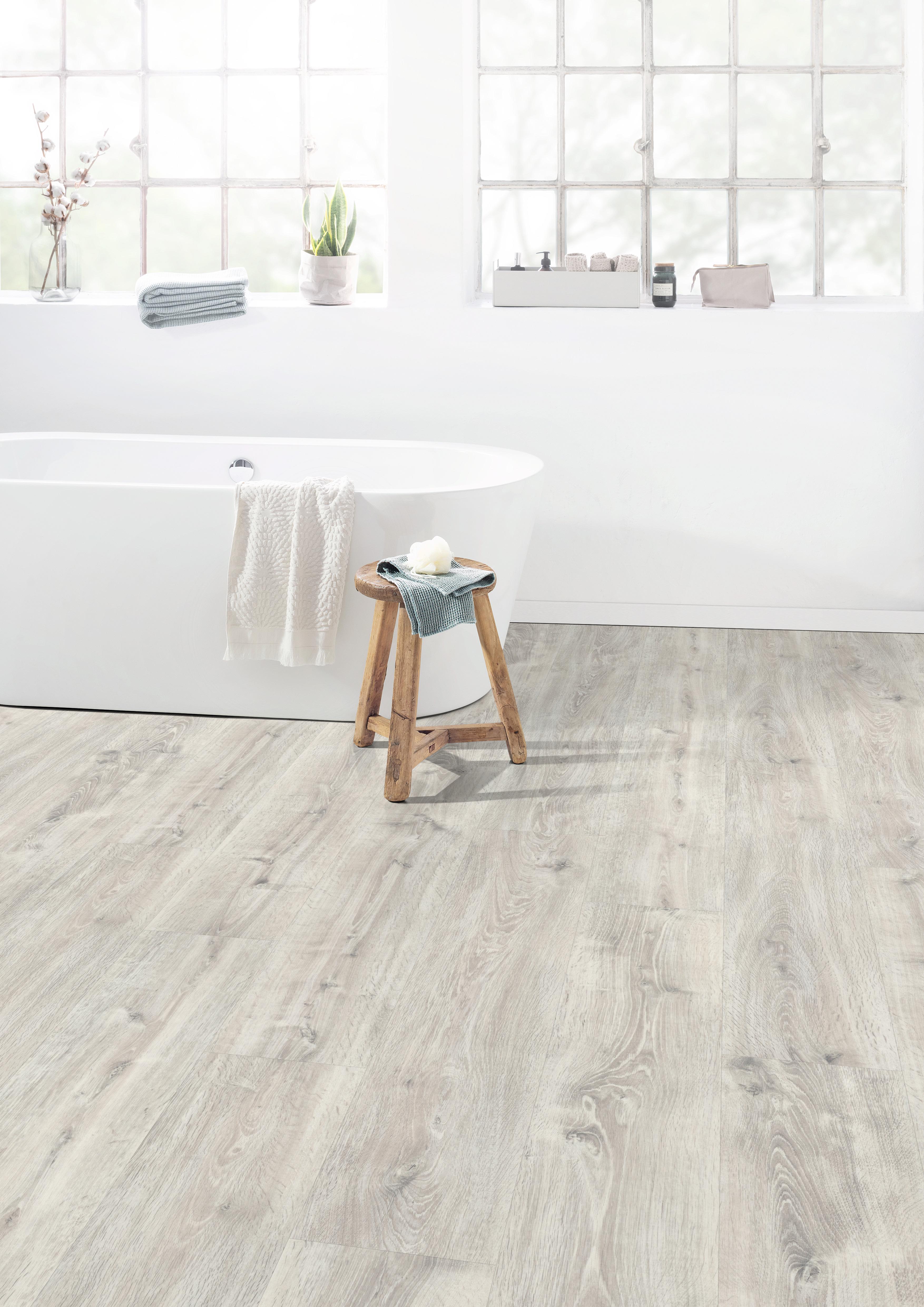 Пол водостойкий EGGER AquaDura+ 33 класс Дуб волтем белый