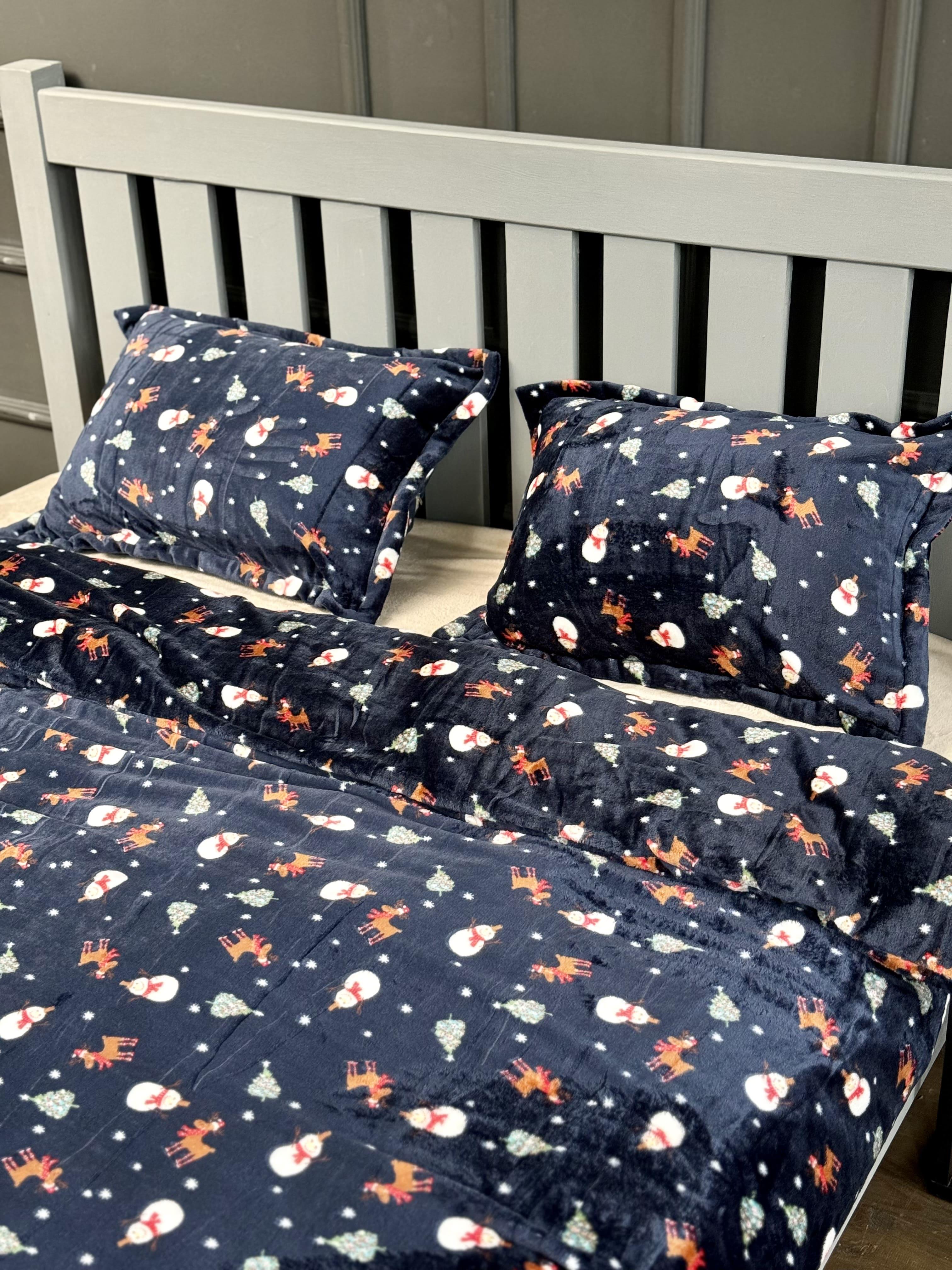 Комплект постельного белья на резинке Полярная ночь плюш полуторный/наволочки 50х70/70x70 см (9043) - фото 3 Комплект постельного белья на резинке Полярная ночь плюш полуторный/наволочки 50х70/70x70 см (9043) - фото 3