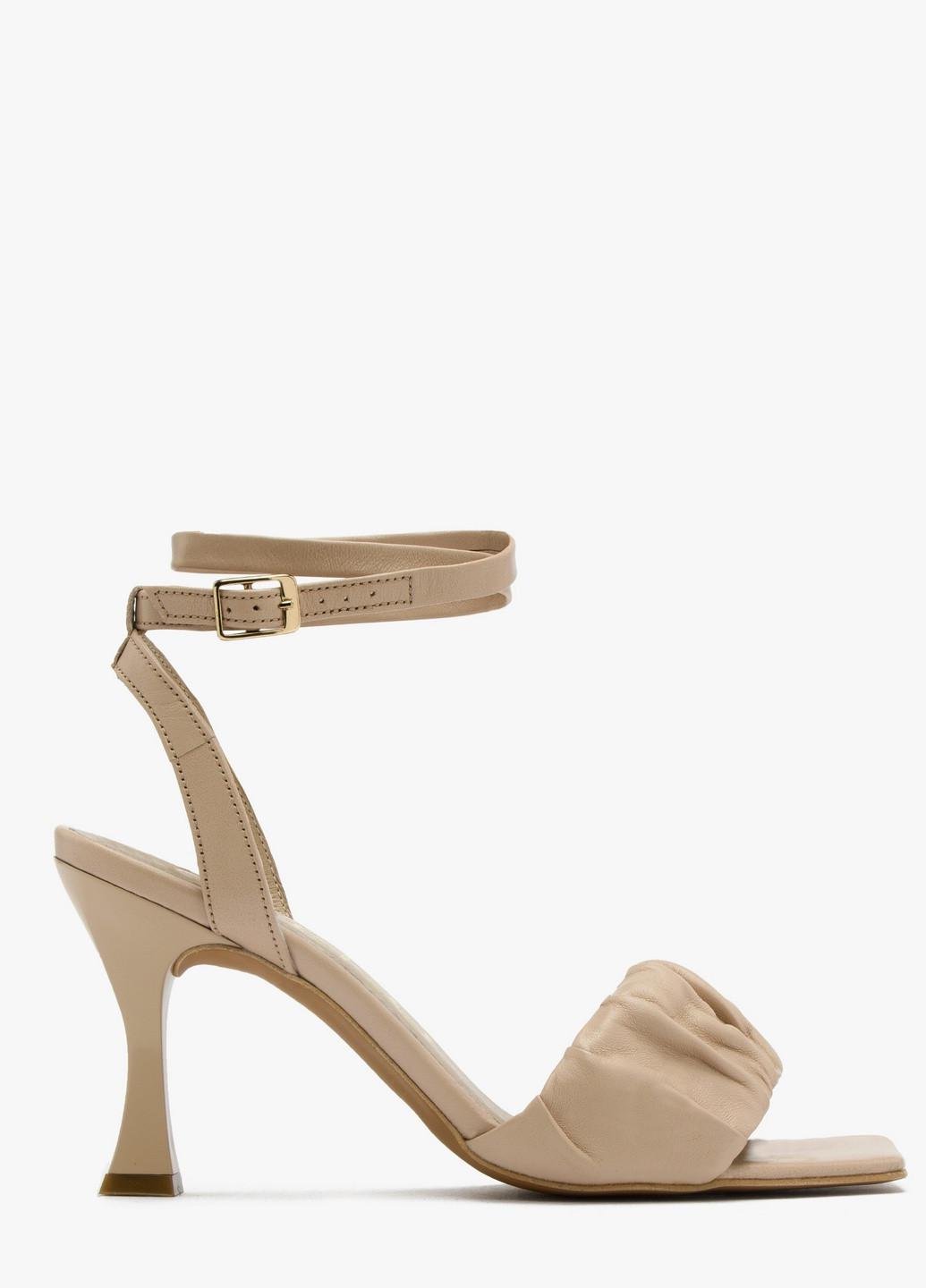 Босоножки женские RYLKO на высоком каблуке кожаные р. 38 Бежевый (8PF43_T6 _9SU) Босоножки женские RYLKO на высоком каблуке кожаные р. 38 Бежевый (8PF43_T6 _9SU)