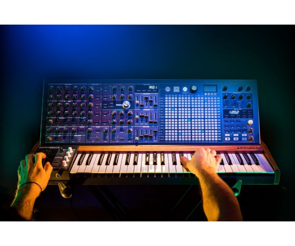 Аналоговый синтезатор Arturia MatrixBrute+Flightcase - фото 6