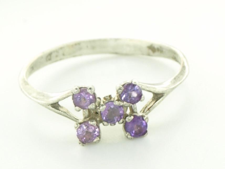 Кольцо из серебра с аметистом р. 18 (21 01800265) - фото 2 Кольцо из серебра с аметистом р. 18 (21 01800265) - фото 2