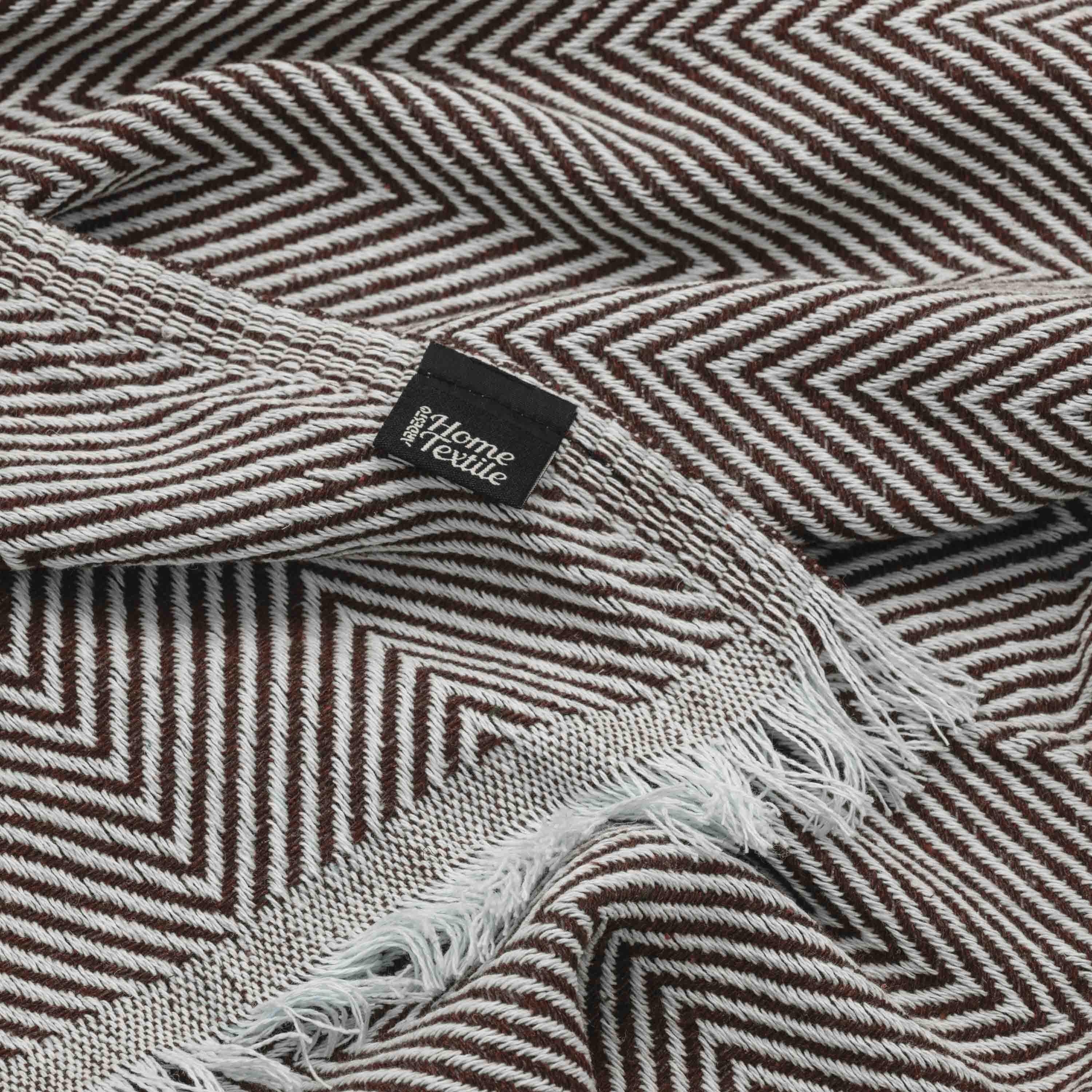 Плед Ardesto Summer 140х190 см з китицями Коричневий (ART0915SR) - фото 3 Плед Ardesto Summer 140х190 см з китицями Коричневий (ART0915SR) - фото 3