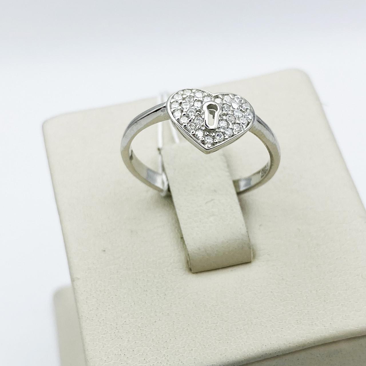 Кольцо серебряное Сердце с кубическим цирконием на замке р. 17 1,75 г (1930150016)