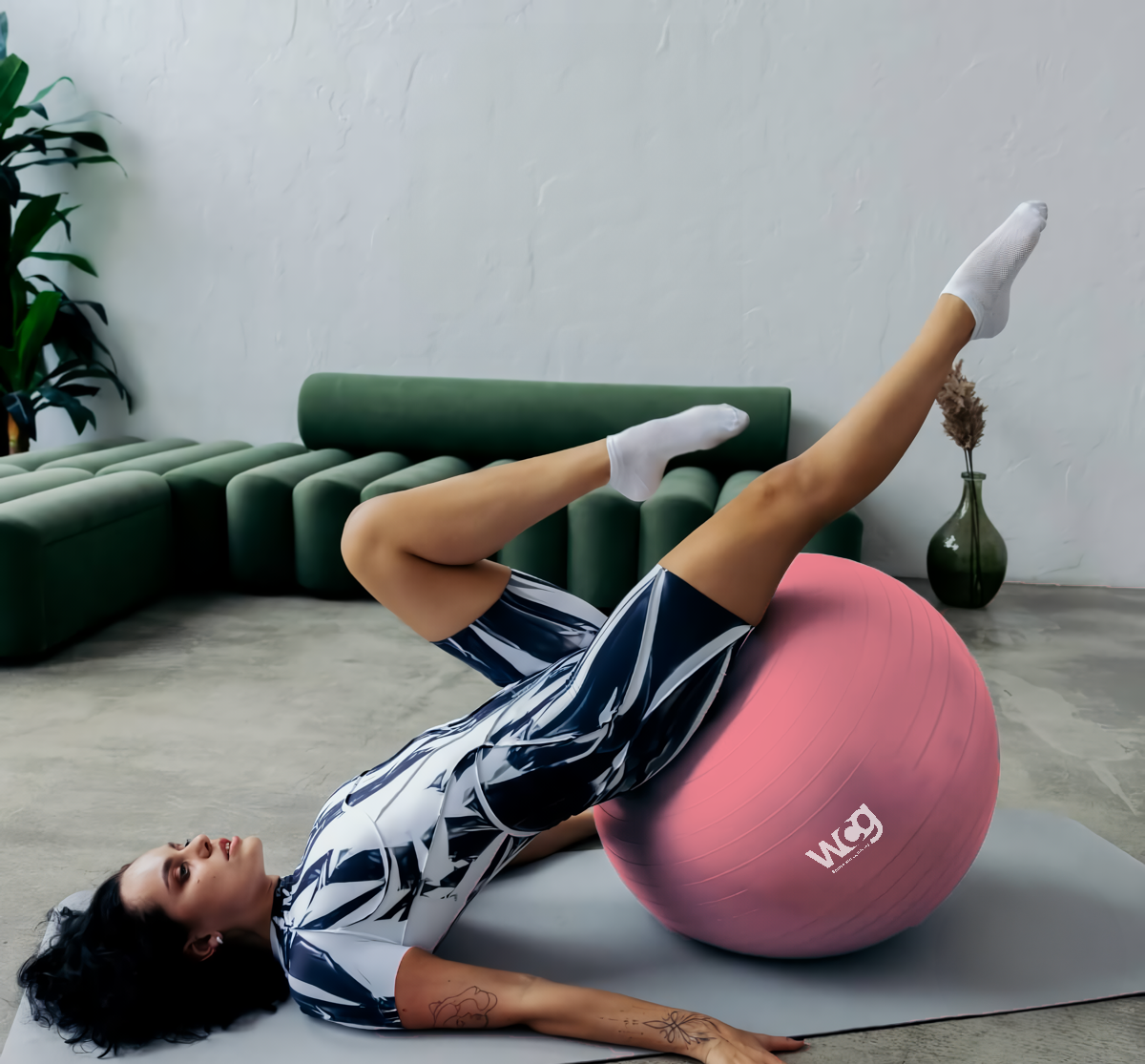 Фитбол WCG Anti-Burst с насосом 65 см до 250 кг Персиковый - фото 5 Фитбол WCG Anti-Burst с насосом 65 см до 250 кг Персиковый - фото 5