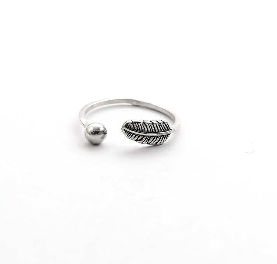 Кольцо серебряное Maxi Silver 9058 SE Перо Минимализм р. 18 (8905884)