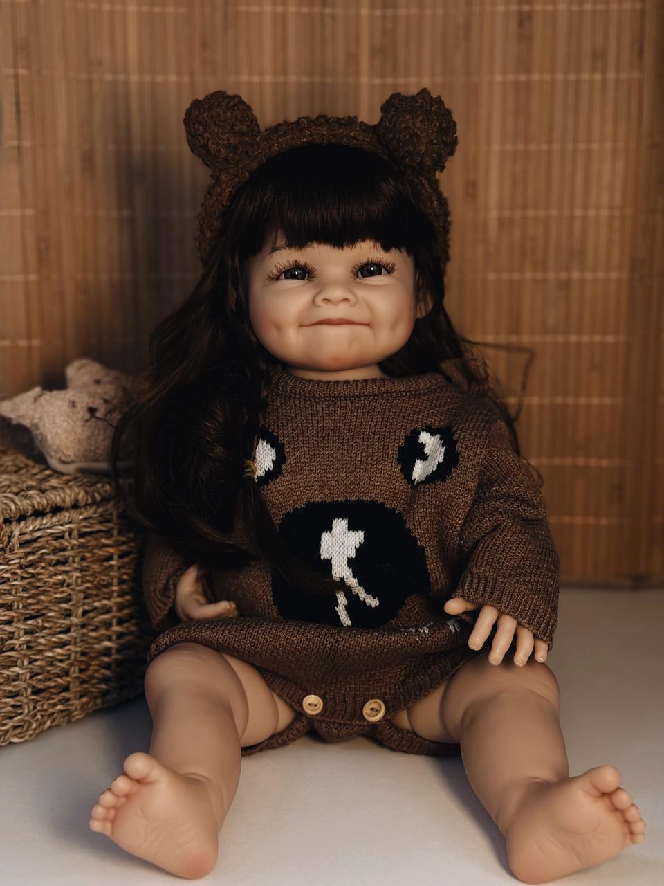 Кукла кукла реалистичная KEIUMI винил-силиконовая в кофточке/обруче с аксессуарами 55 см Коричневый