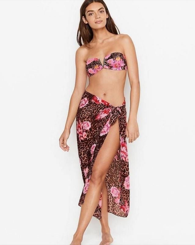 Парео Victoria's Secret с тигровым и цветочным принтом (e695cd25) Парео Victoria's Secret с тигровым и цветочным принтом (e695cd25)