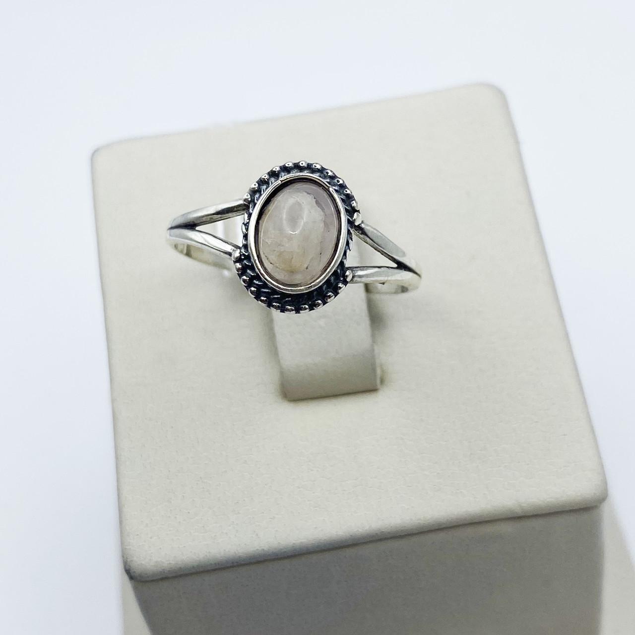 Кольцо серебряное с розовым кварцем р. 19 1,81 г (2036502652)