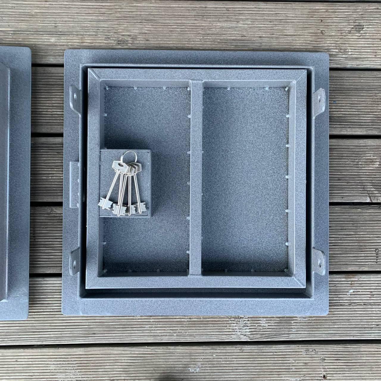 Люк антивандальний стіновий із внутрішнім замком ревізійний сталевий 500х500 мм Лсз-55 Сірий (1855669491/К0133) - фото 7 Люк антивандальний стіновий із внутрішнім замком ревізійний сталевий 500х500 мм Лсз-55 Сірий (1855669491/К0133) - фото 7