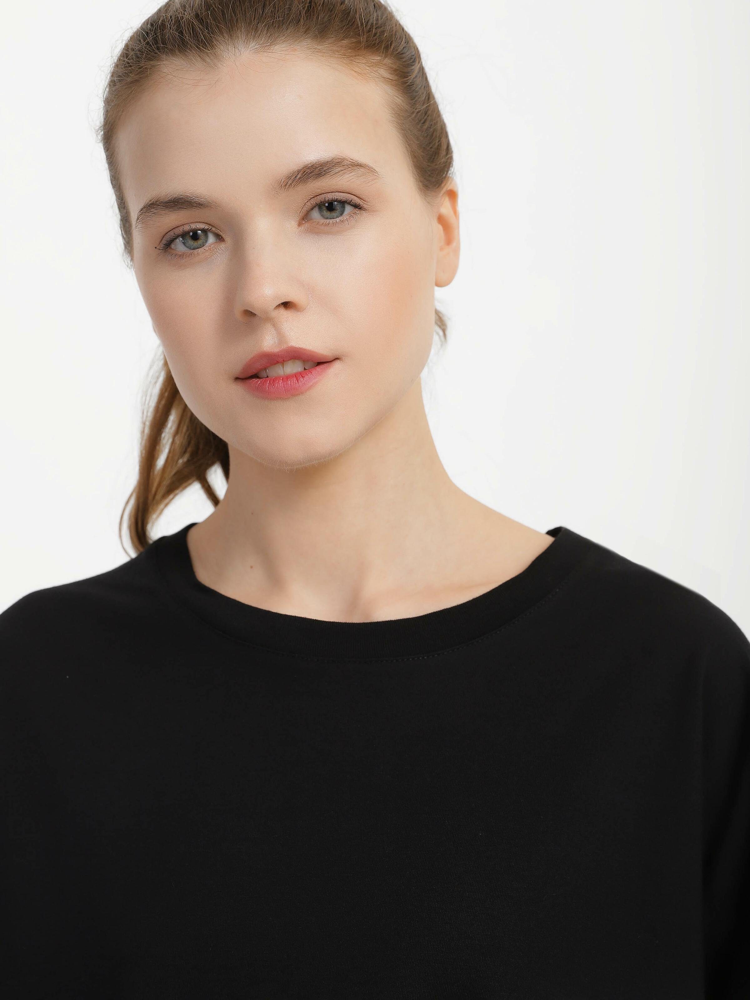 Футболка жіноча оверсайз ROZA 211204 XL Чорний (4824005676598) - фото 3 Футболка жіноча оверсайз ROZA 211204 XL Чорний (4824005676598) - фото 3