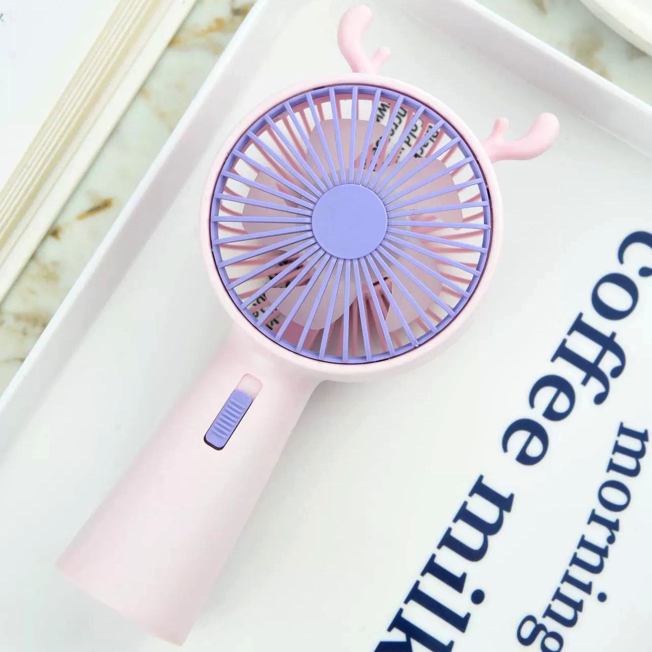 Вентилятор портативний Оленя з ріжками на акумуляторі та USB Рожевий (51-рож-39559) - фото 3 Вентилятор портативний Оленя з ріжками на акумуляторі та USB Рожевий (51-рож-39559) - фото 3