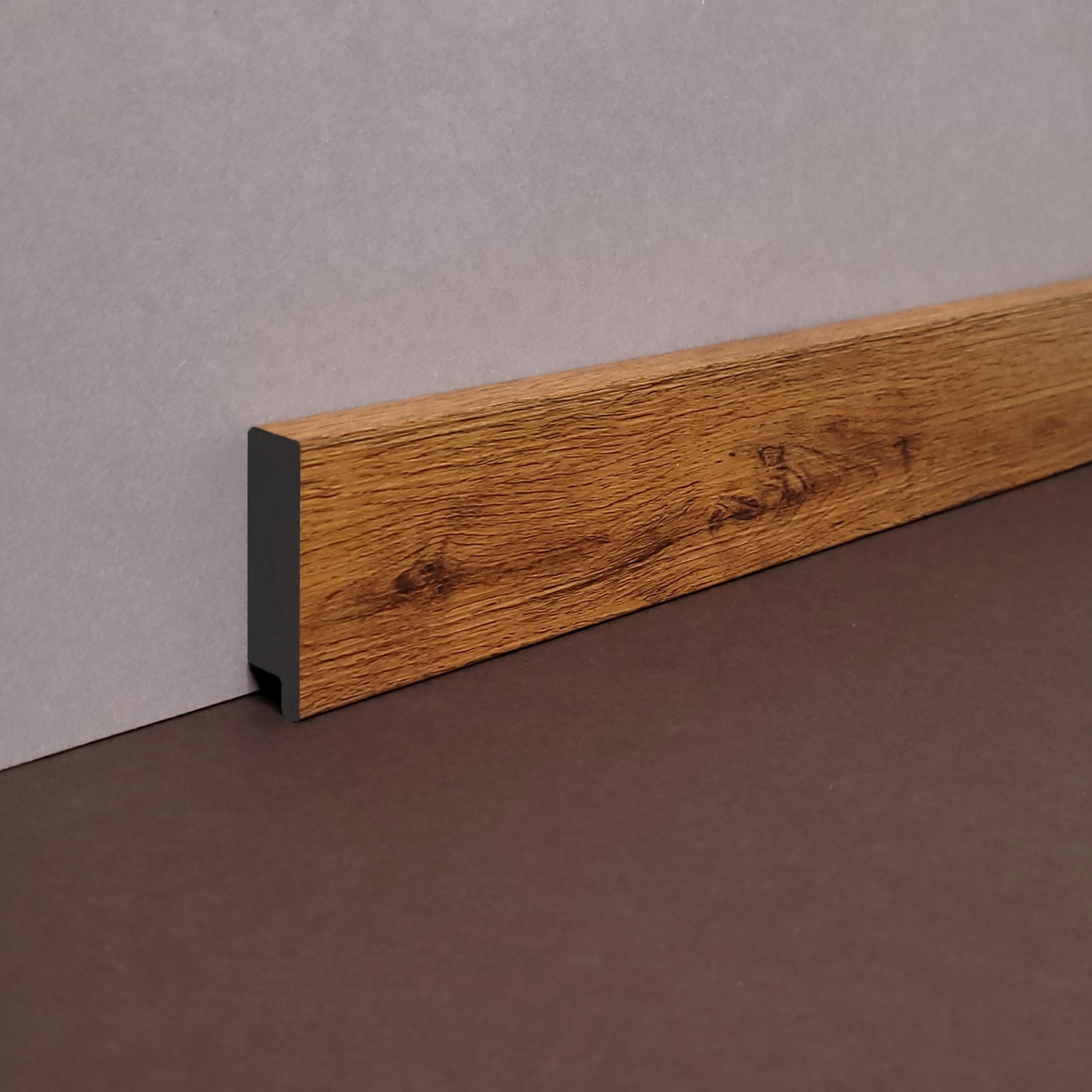 Плинтус дюрополимерный 43х12х2900 мм Орех (4312-7114-20)