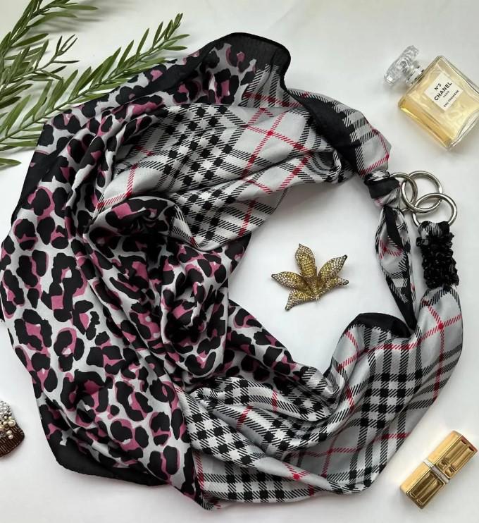 Хустка шовкова My Scarf Багіра оздоблена камінням 90х90 см