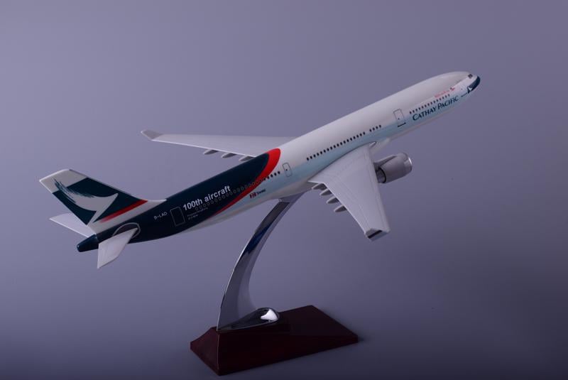 Колекційна модель літака Shantou Tongde Airbus A330 40см Cathay Pacific