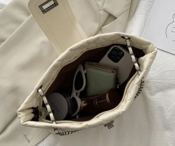 Сумка женская стеганная на цепочке 33x22x10 см Бежевый (11253) - фото 2 Сумка женская стеганная на цепочке 33x22x10 см Бежевый (11253) - фото 2