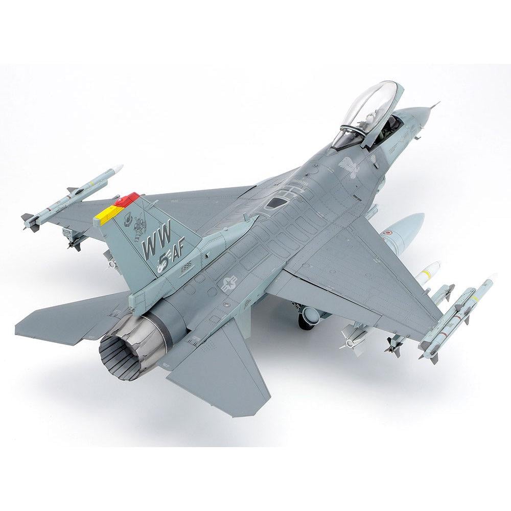 Сборная модель Tamiya самолет 1:48 F-16CJ Fighting Falcon (61098-000) - фото 3