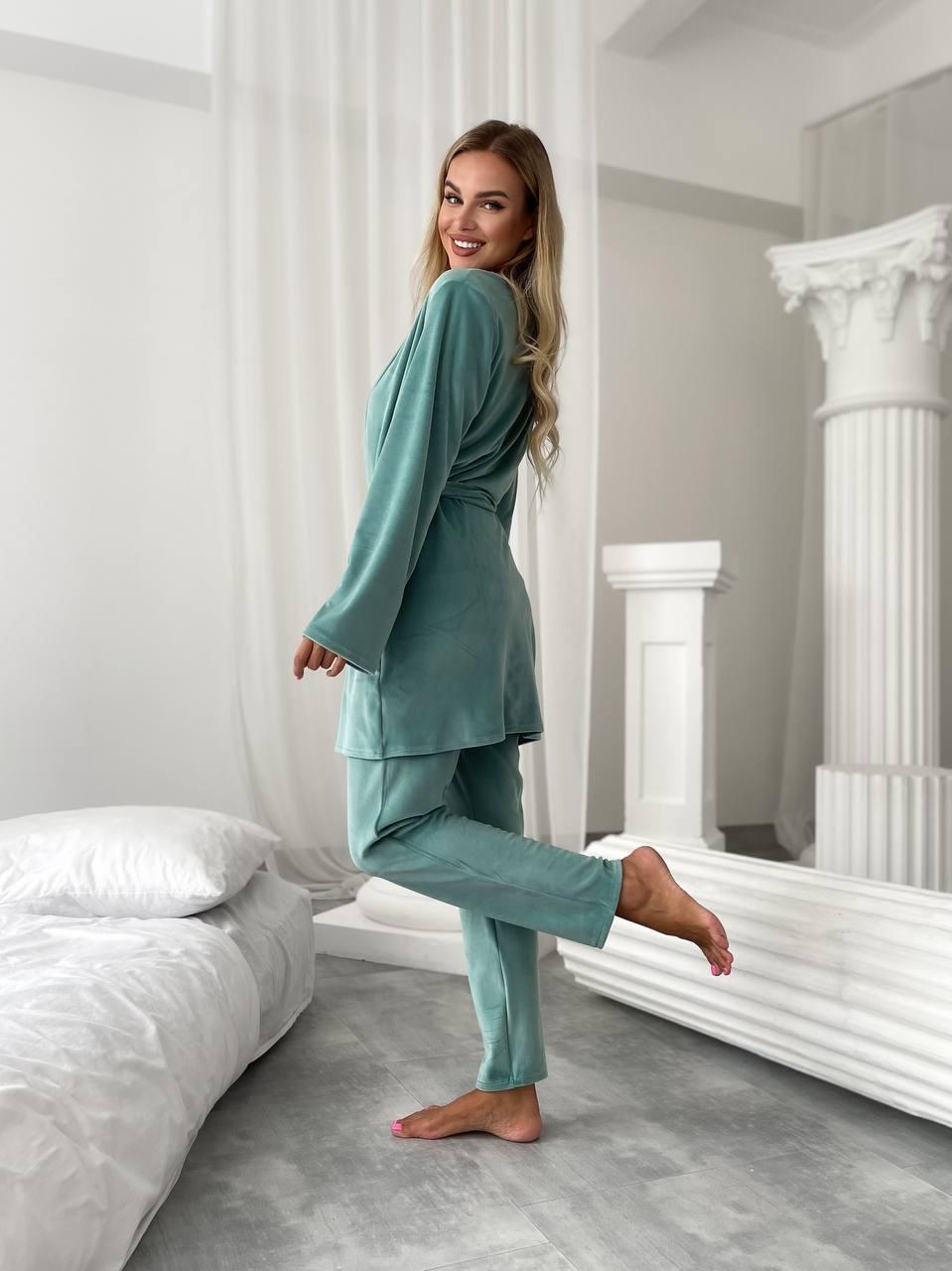 Пижама женская велюровая 1545а тройка р. 42/44 Бирюзовый (20866418) - фото 3 Пижама женская велюровая 1545а тройка р. 42/44 Бирюзовый (20866418) - фото 3