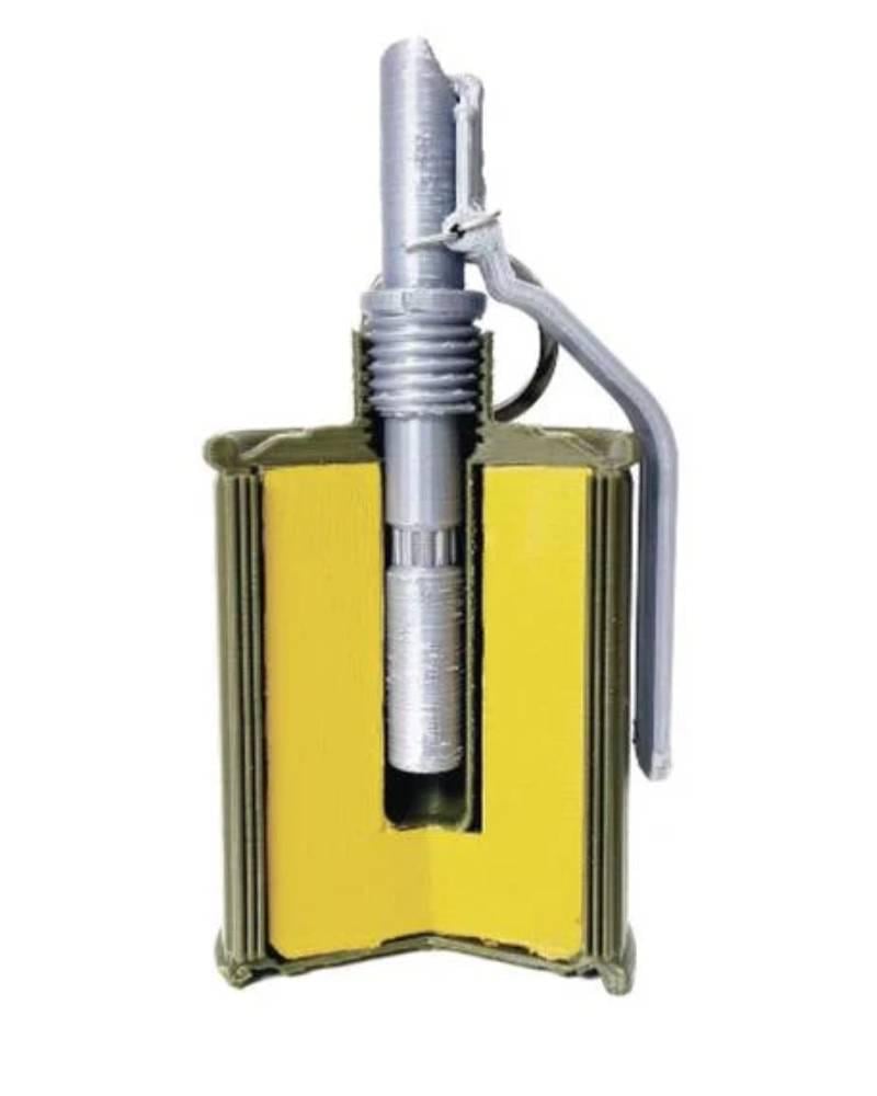 Макет осколочной гранаты наступательного действия РГ-42 в разрезе (КБ00231)