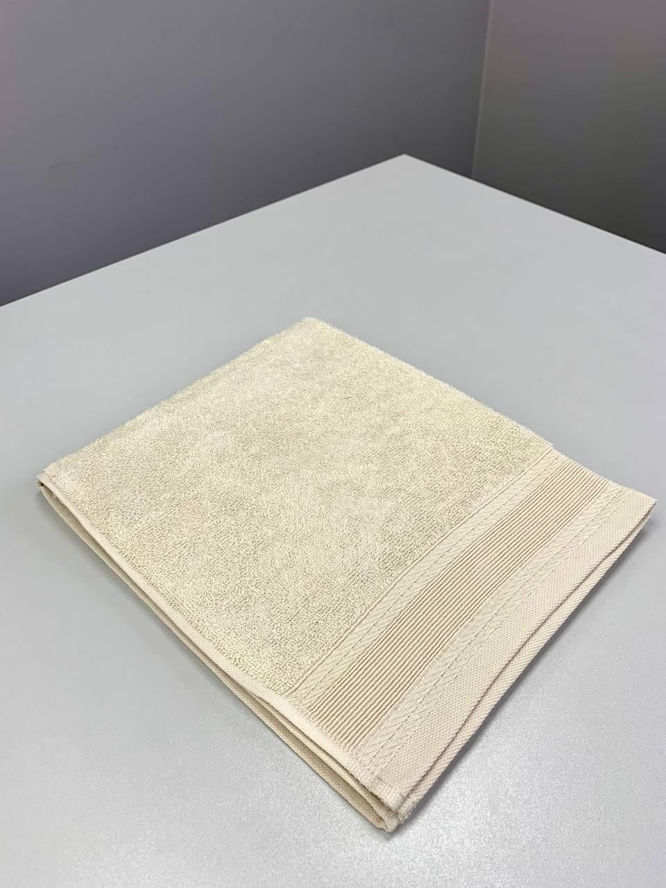 Полотенце махровое с бордюром 400г/м2 50х90 см Молочный (9890866)