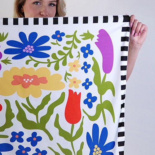 Платок шелковый Presentville Акварель 68х68 см (HUST_25M004)