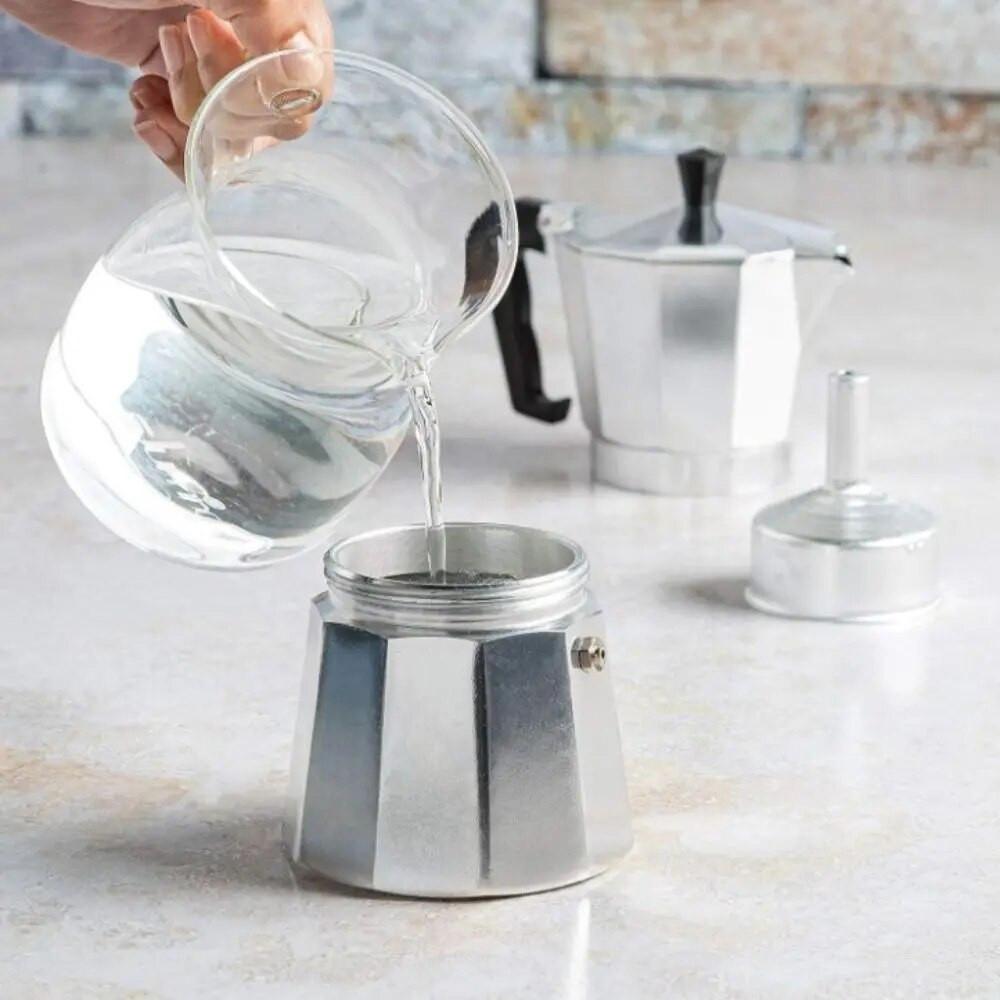 Кофеварка гейзерная алюминиевая на 9 порций 450 мл - фото 5 Кофеварка гейзерная алюминиевая на 9 порций 450 мл - фото 5