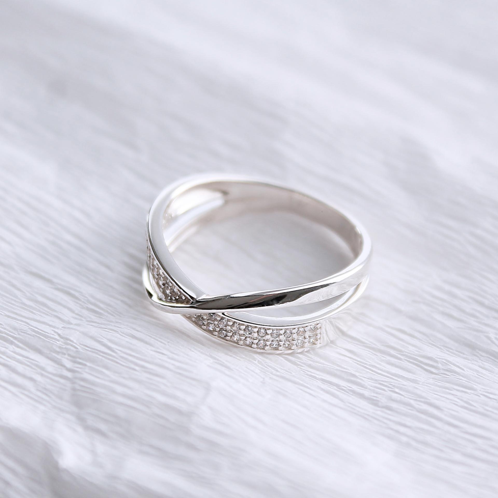 Срібна каблучка Diva Нова хвиля розмір 18,5 (134к185)