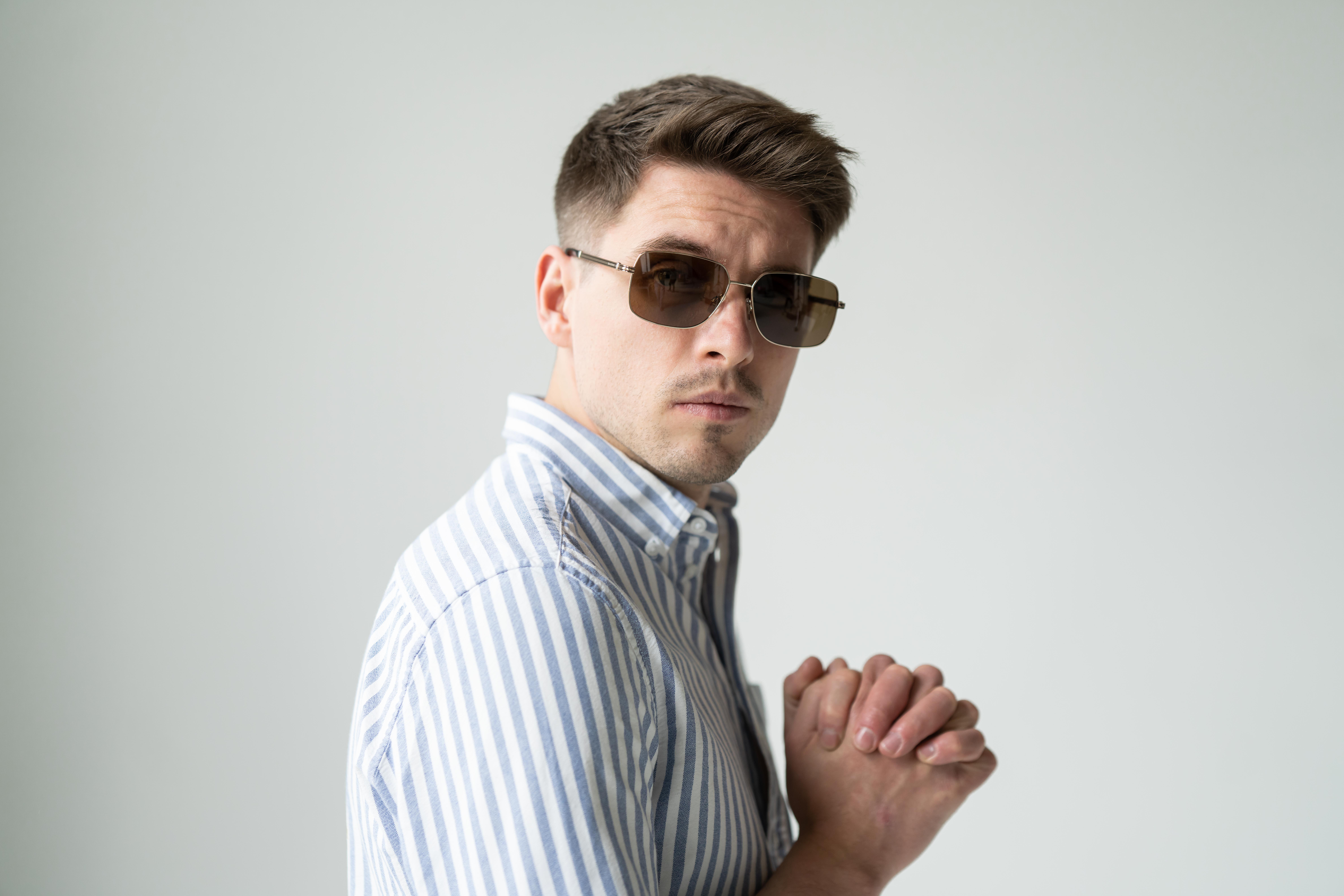 Сонцезахисні окуляри чоловічі MEGAPOLIS 702 Gold (11650014) - фото 5 Сонцезахисні окуляри чоловічі MEGAPOLIS 702 Gold (11650014) - фото 5