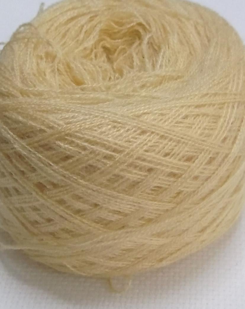 Нитки акриловые для вышивки 50 г Бежевый 080