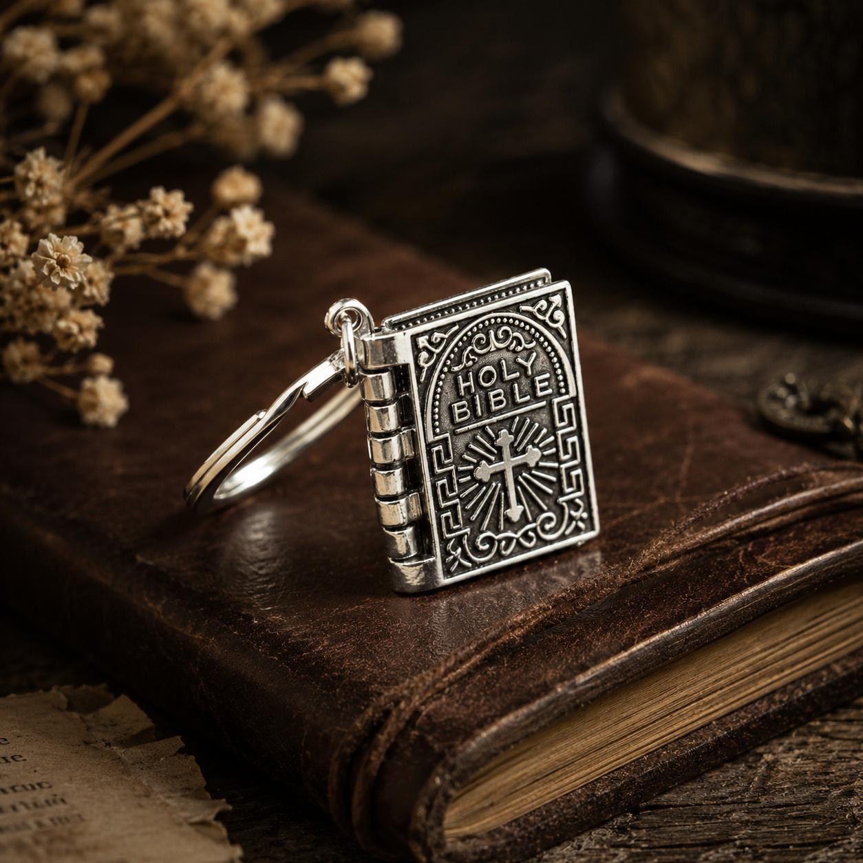 Брелок-книжка міні Holy Bible металевий Сріблястий (HOLY-BIBLE-BOOK-KEYCHAIN)