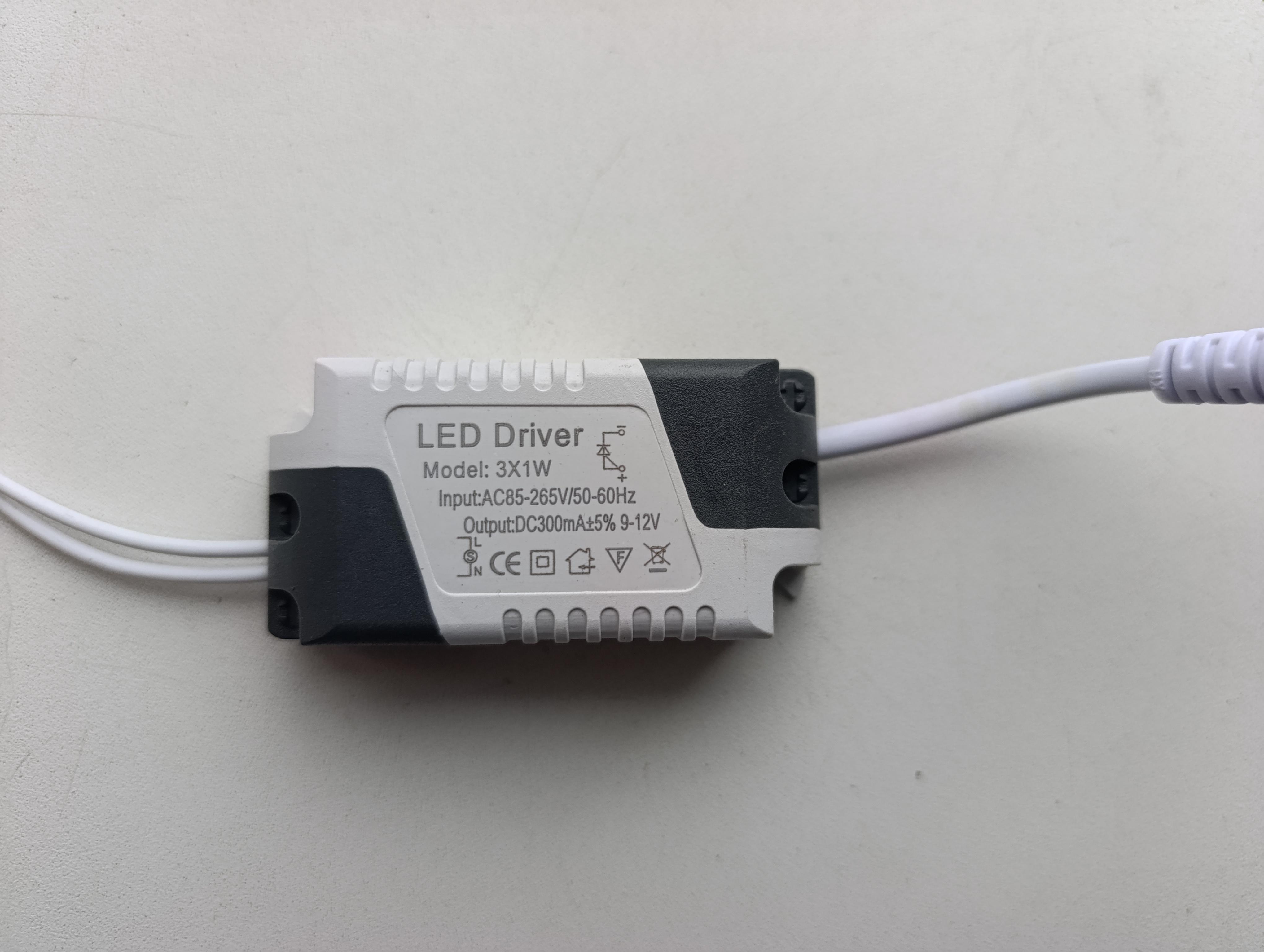 Блок живлення для світлодіодного світильника 1-3 Вт (101283)