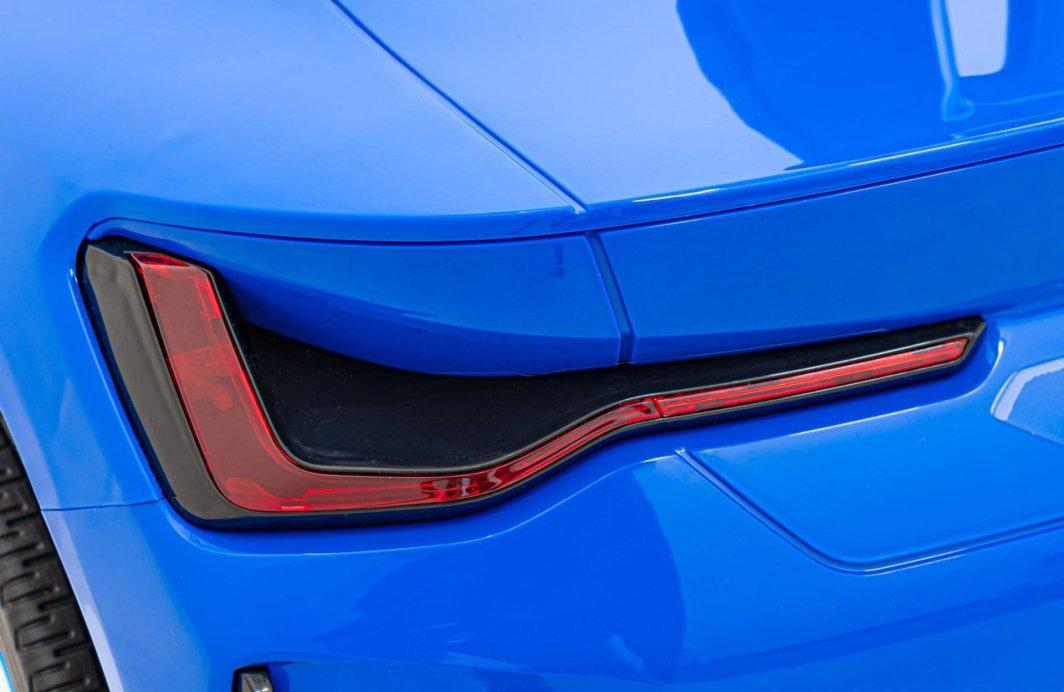Дитяча машинка BMW i4 акумуляторна Синій (424560) - фото 7 Дитяча машинка BMW i4 акумуляторна Синій (424560) - фото 7
