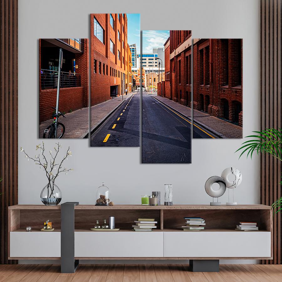 Картина город Дорога между зданиями в Бирмингеме 129x90 см (A796-4)