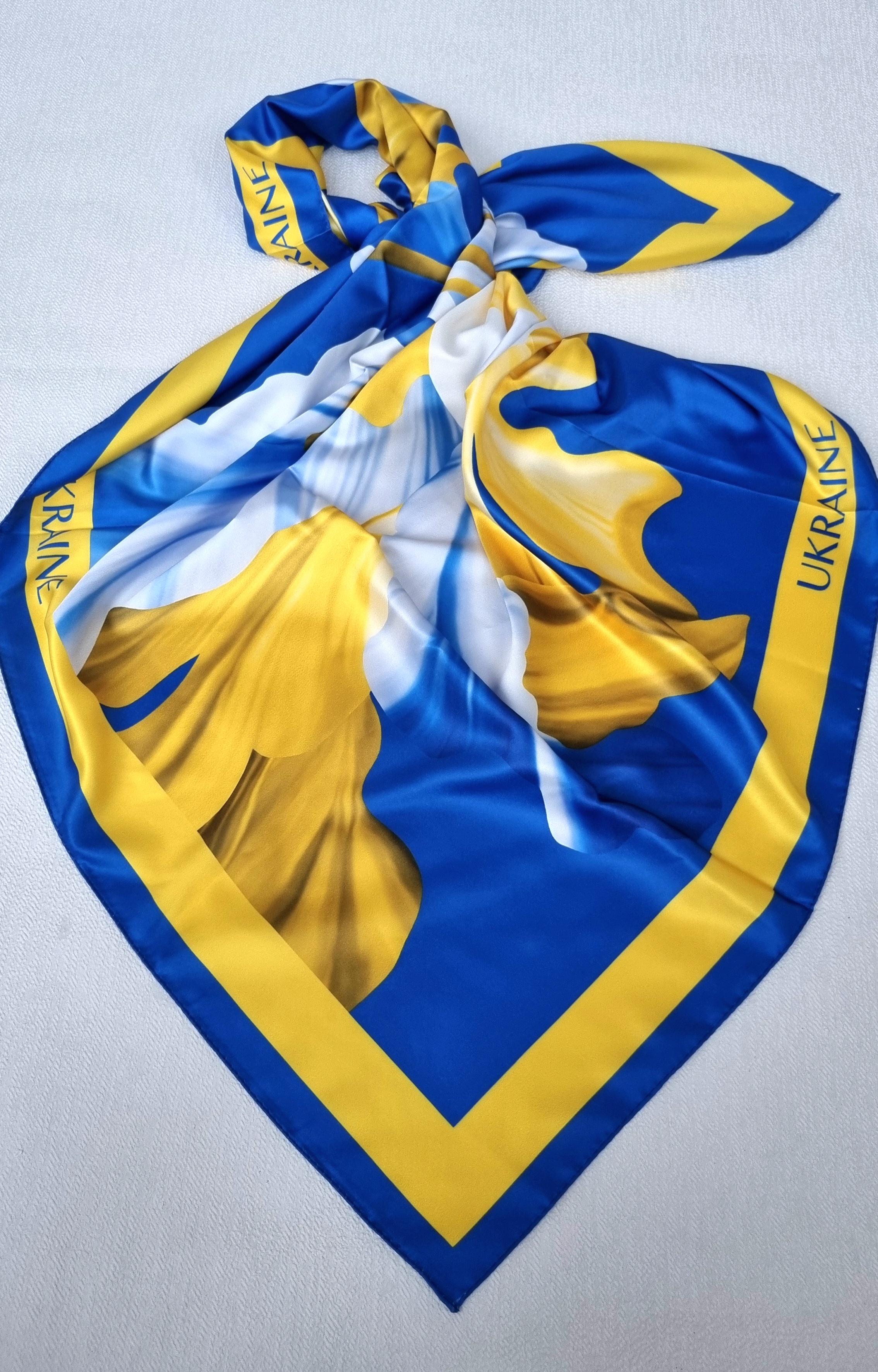 Платок женский патриотический шелковый Лилия 90х90 см Сине-желтый