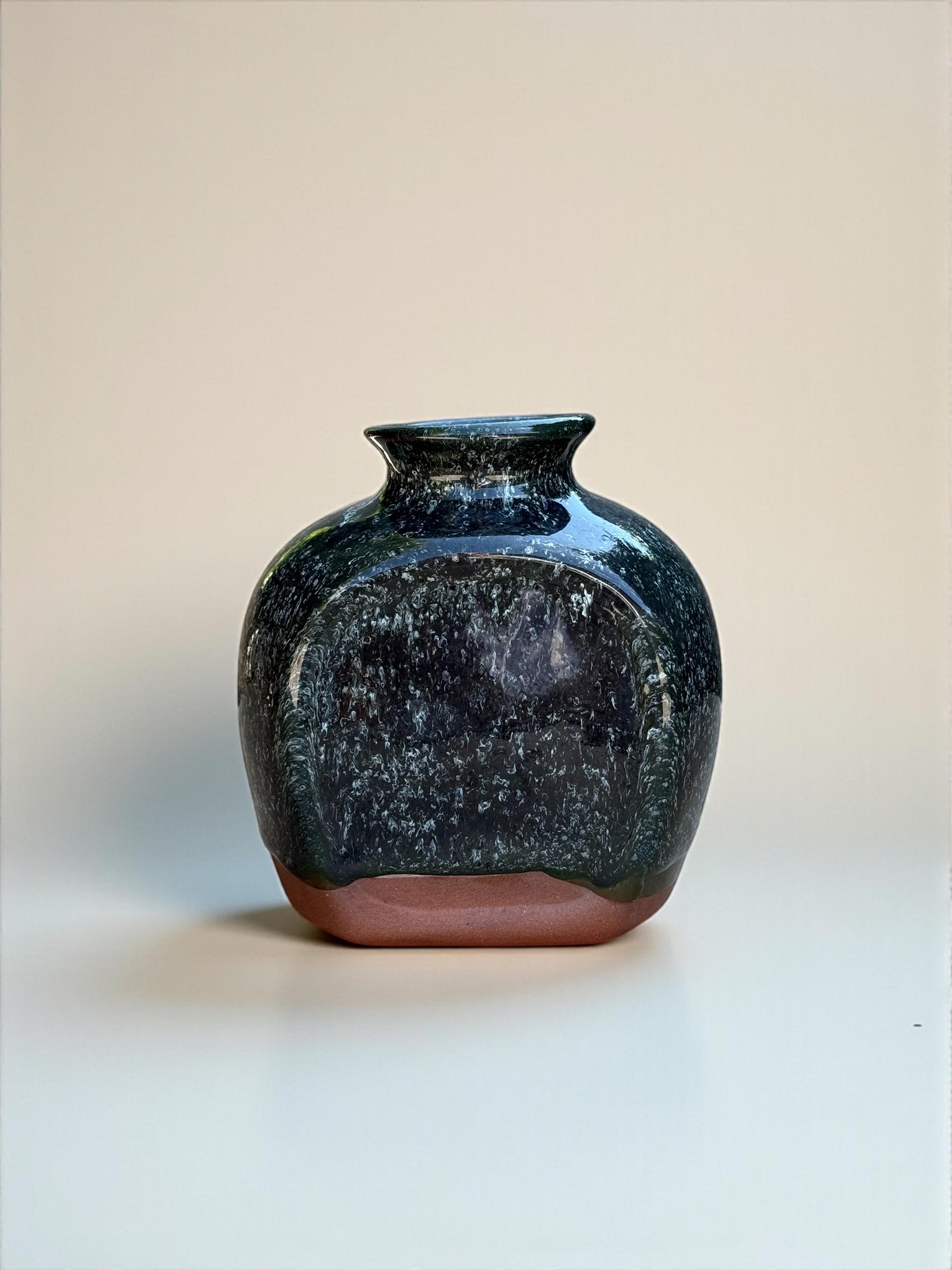 Ваза квадратна ручної роботи 9,5 см Зелений (28783222) - фото 1 Ваза квадратна ручної роботи 9,5 см Зелений (28783222) - фото 1