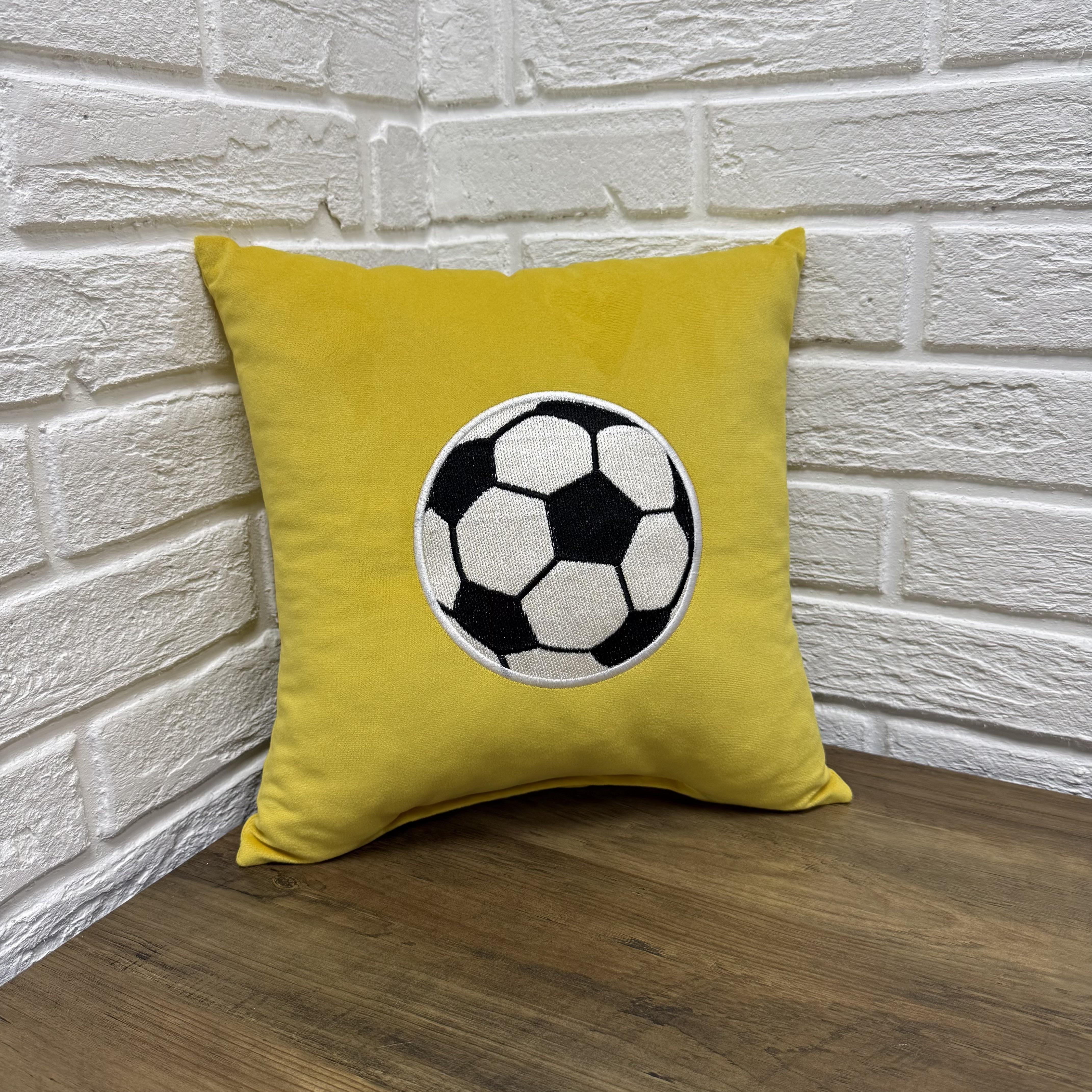 Подушка с вышивкой Comfort Home Мяч велюровая 40x40 см