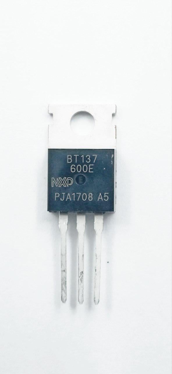 Симістор BT137-600E 8A 600V TO-220 (02428)