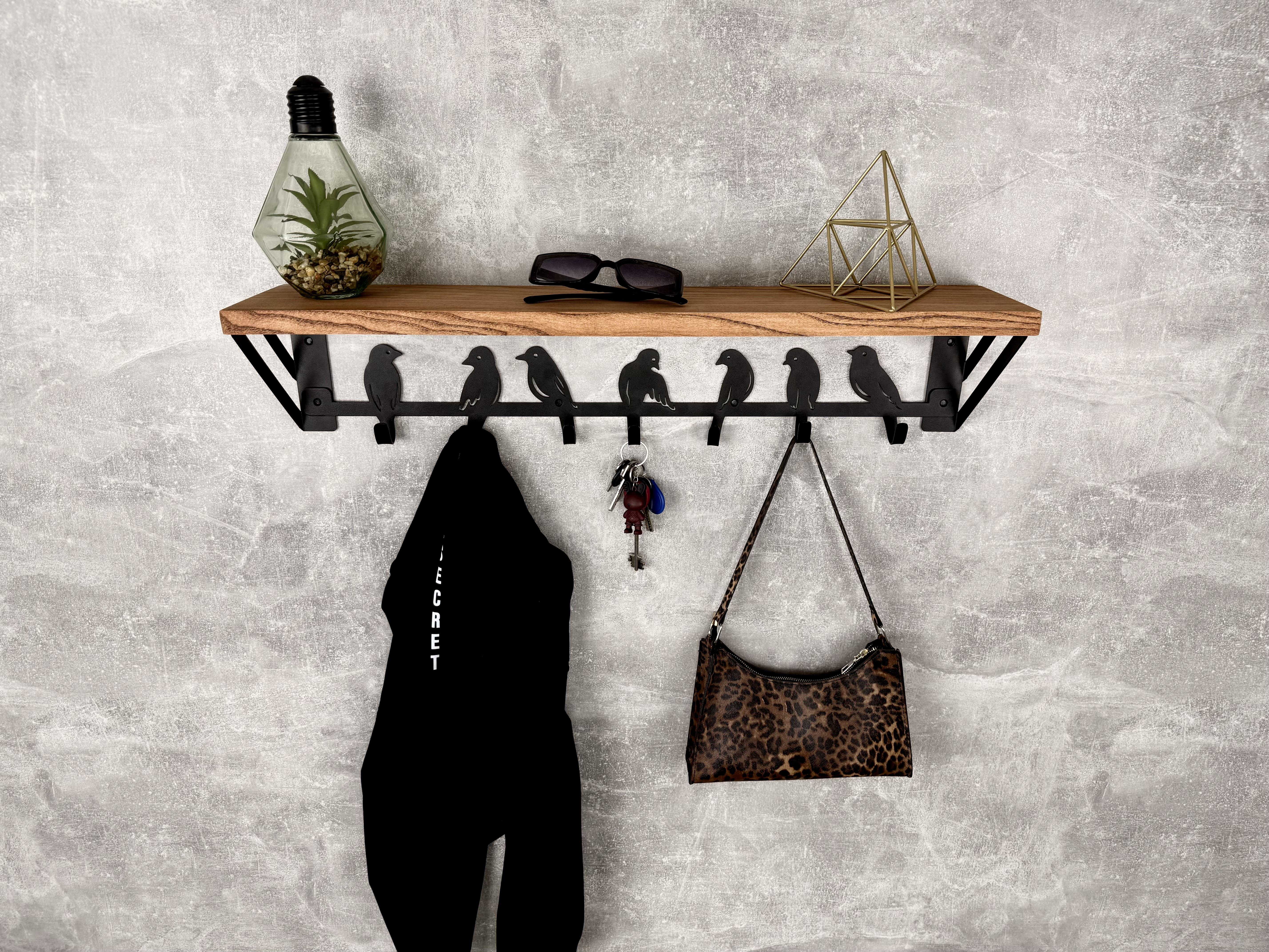 Полка настенная с вешалкой для одежды из дерева и металла с крючками в форме птиц 70 см Черный