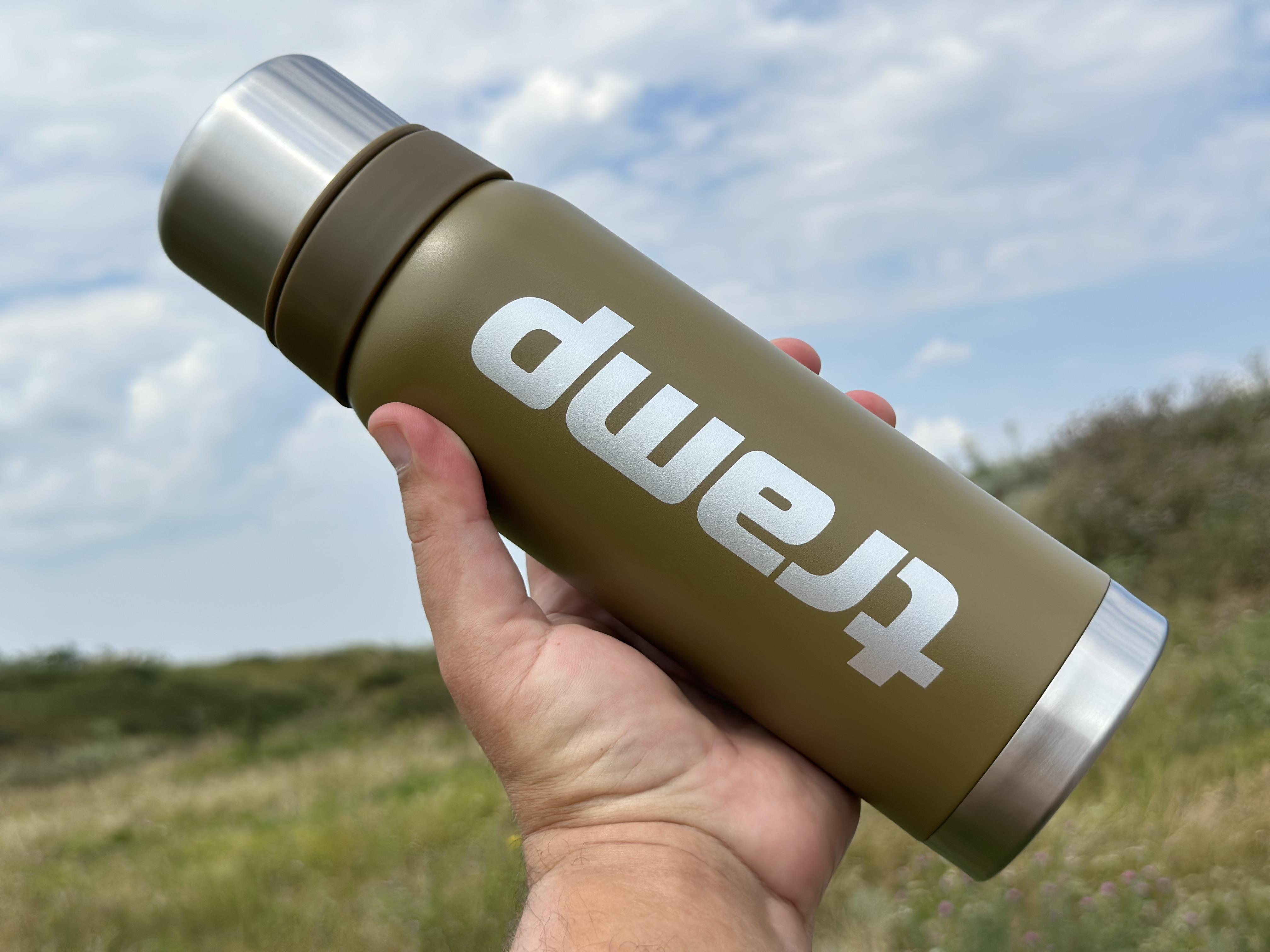 Термос для напитков Tramp expeditio с нержавейки держит 24 ч. 0,75 л (UTRC-031-olive) - фото 4 Термос для напитков Tramp expeditio с нержавейки держит 24 ч. 0,75 л (UTRC-031-olive) - фото 4