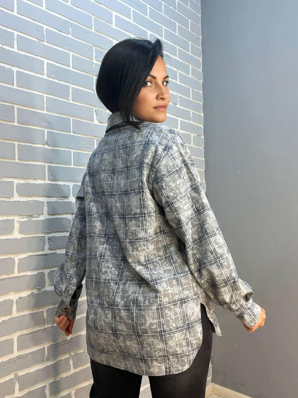 Сорочка жіноча Ariadna 2373 картата оверсайз коттон варка OS Сірий (2585) - фото 3 Сорочка жіноча Ariadna 2373 картата оверсайз коттон варка OS Сірий (2585) - фото 3